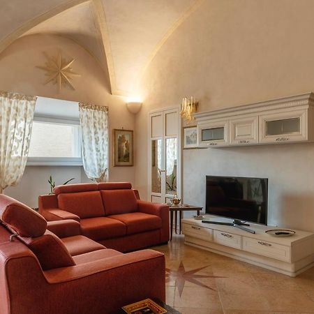 Palazzo Altieri Elegant Apartment Roma Exterior foto