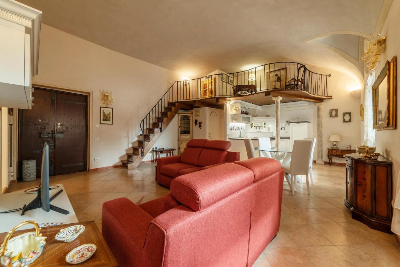 Palazzo Altieri Elegant Apartment Roma Exterior foto
