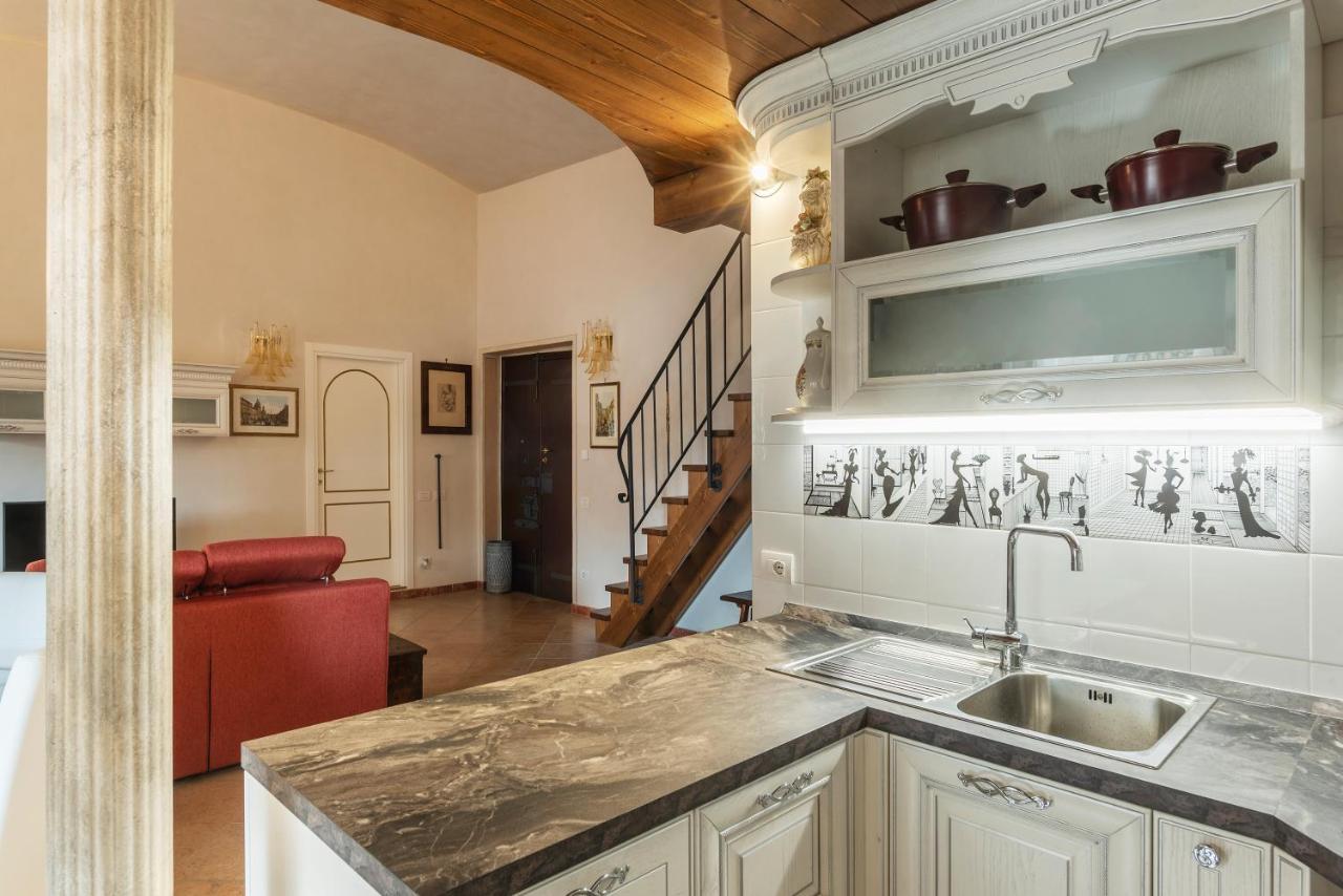 Palazzo Altieri Elegant Apartment Roma Exterior foto